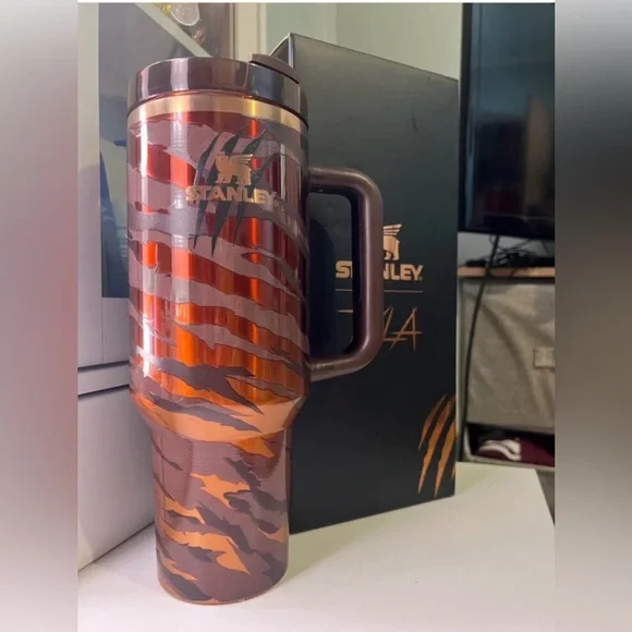 Stanley X Tyla Tyger Limited Edition-Quencher H2.0 Flowstate Tumbler 40 OZ NWT🐅 - Picture 9 of 14